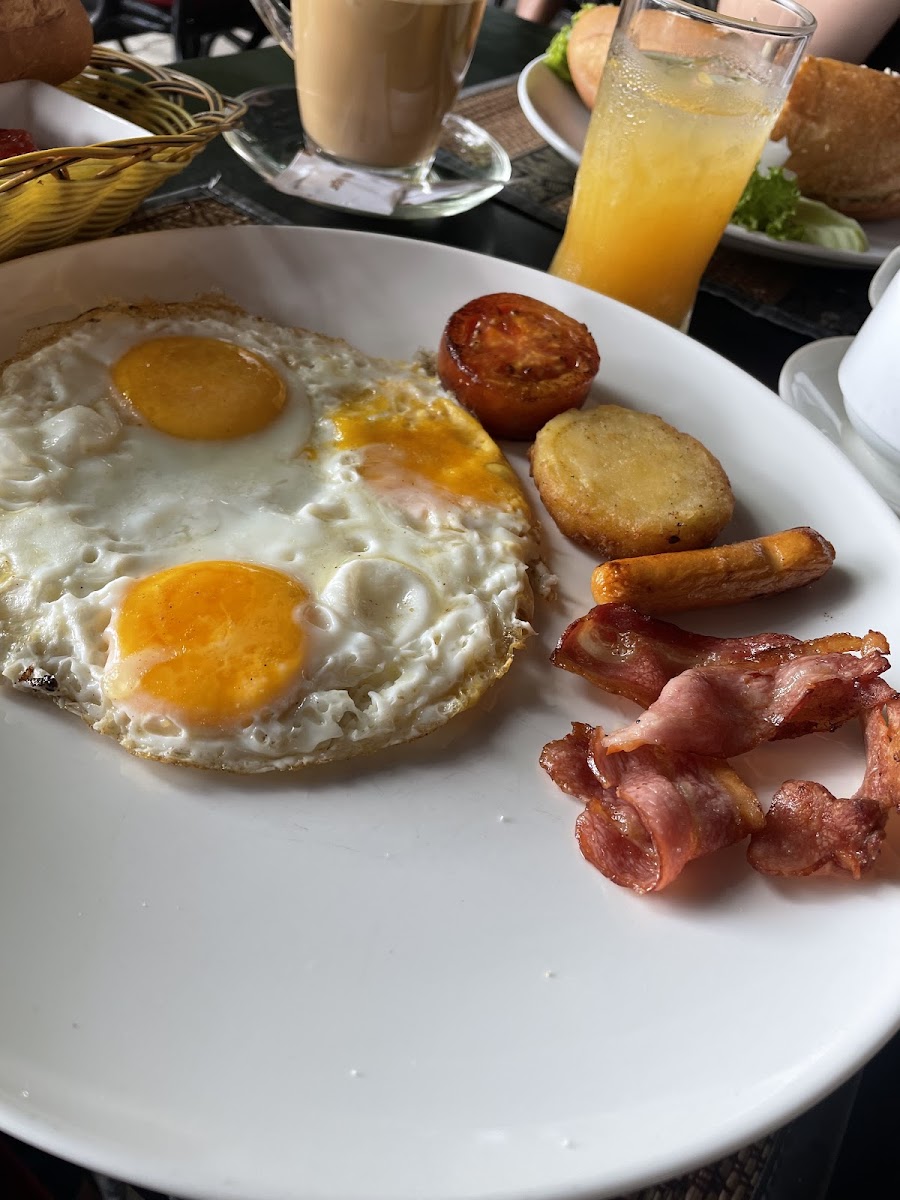 Lucky Corner Restaurant Photos 2